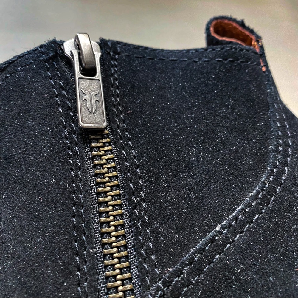 FRYE Women’s Black Suede Ankle Boots Heel Bootie Western Cowboy Rodeo Grunge 8.5 - Picture 8 of 9